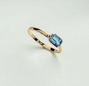 topaz swiss-złoty pierścionek-bluemoss.jpg