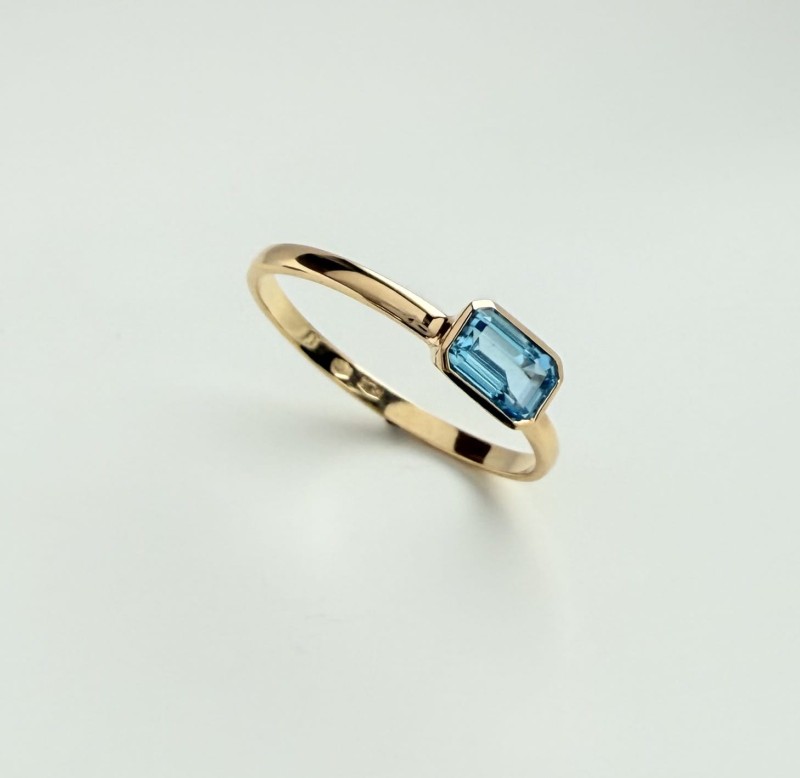 topaz swiss-złoty pierścionek-bluemoss.jpg