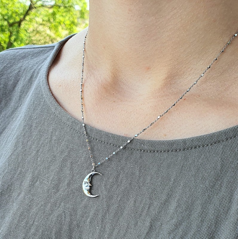 moon.jpg