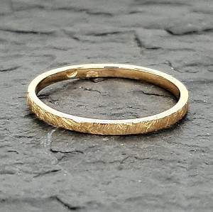 złota obrączka diamentowana.jpg