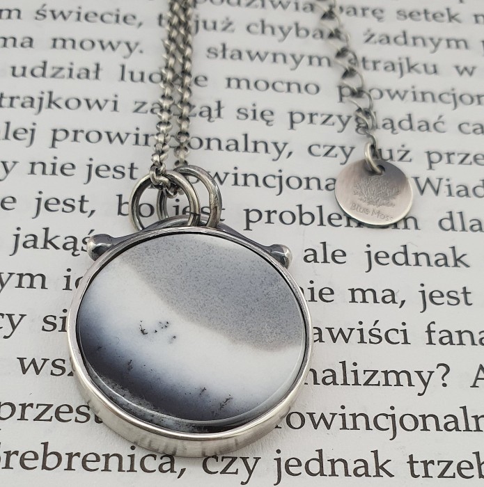 Opal dendrytowy naszyjnik.jpg