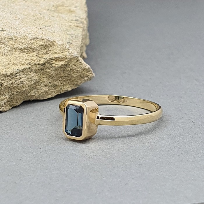 złoty pierścionek london 0,68ct.jpg